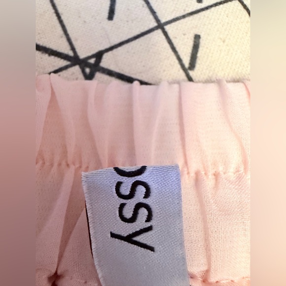 Elegant Pleated Maxi Skirt in Light Pink - Picture 8 of 11